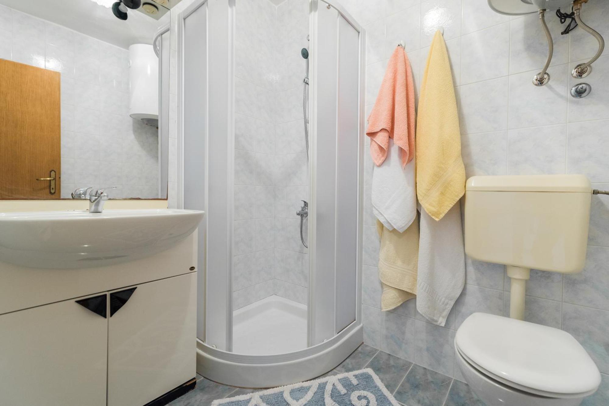 Kamelija Apartment Ровин Екстериор снимка